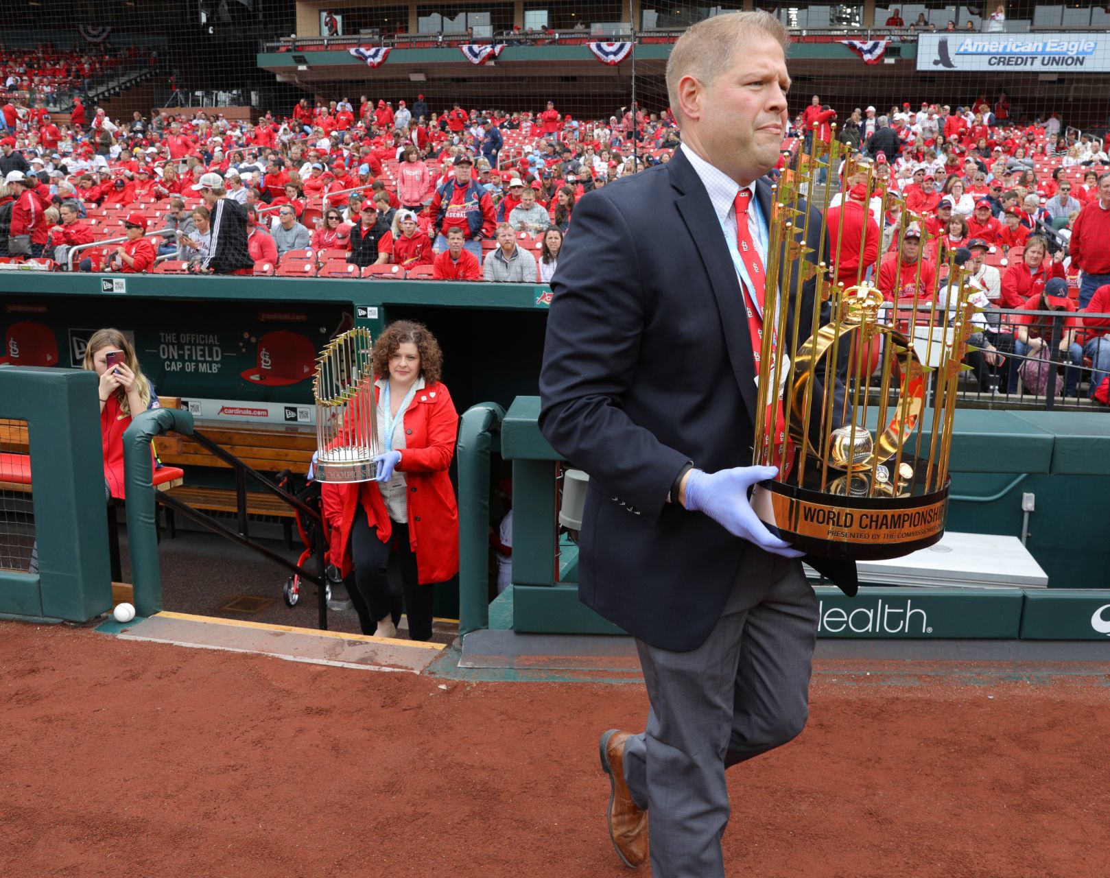 Cardinals host Padres in home opener